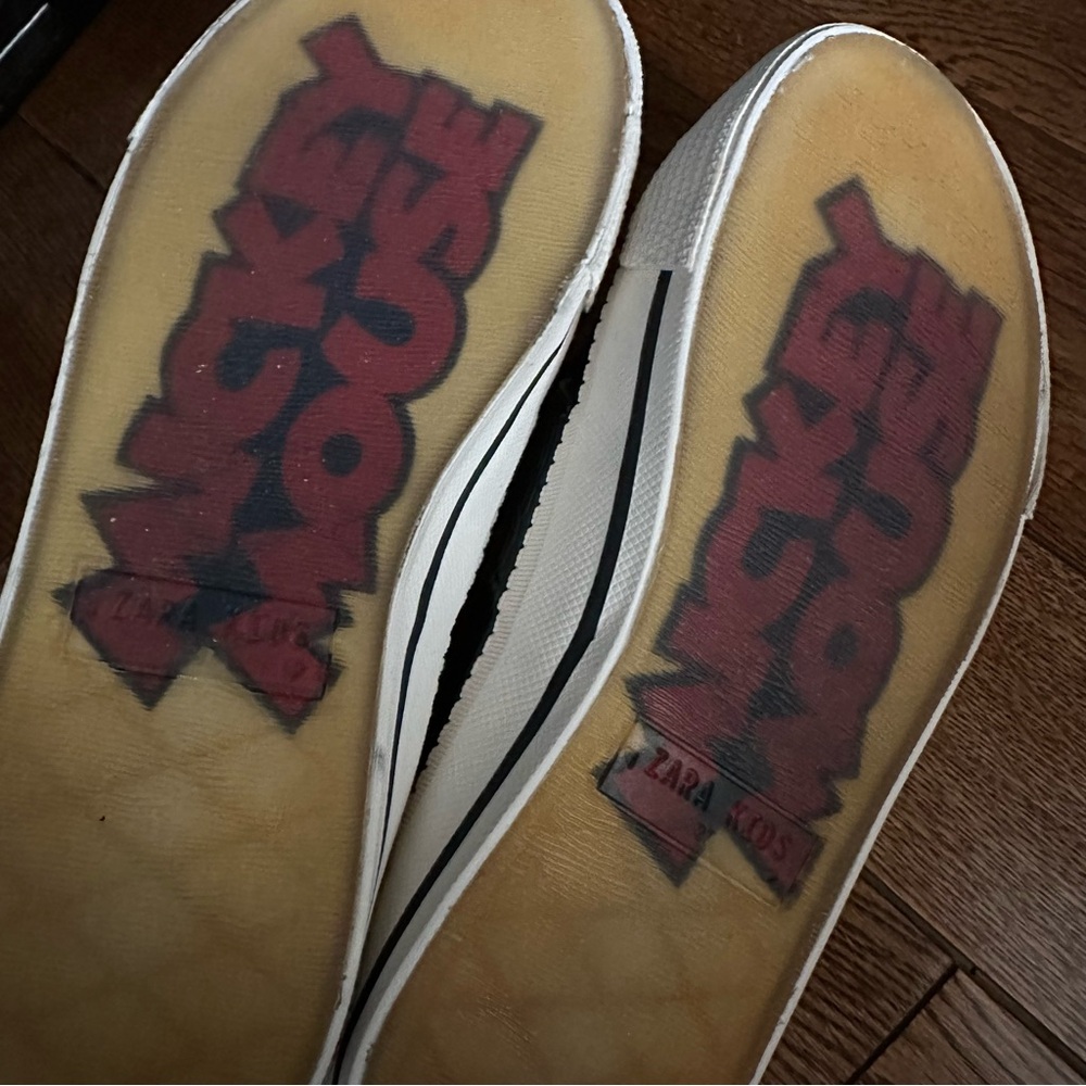 Mickey and Minnie shoes - Picture 7 of 9